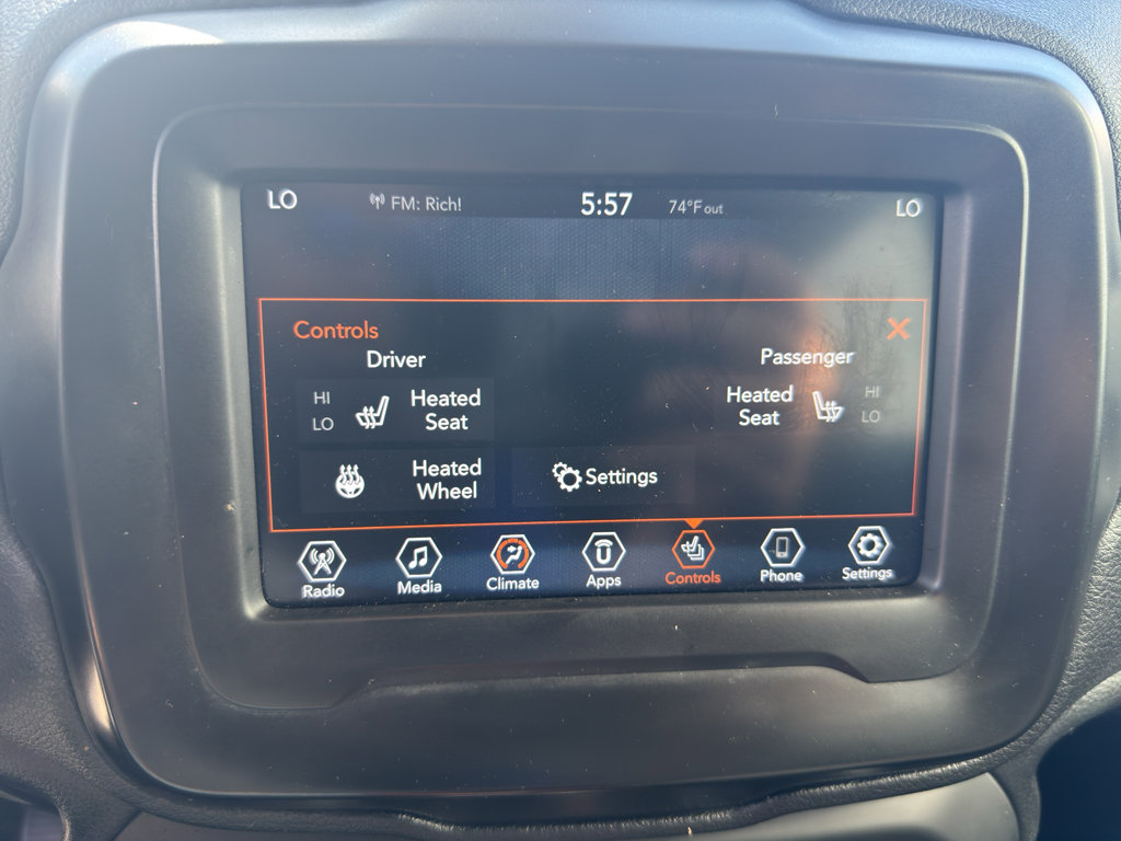 Used 2018 Jeep Renegade Trailhawk w/ Cold Weather Group II image 28