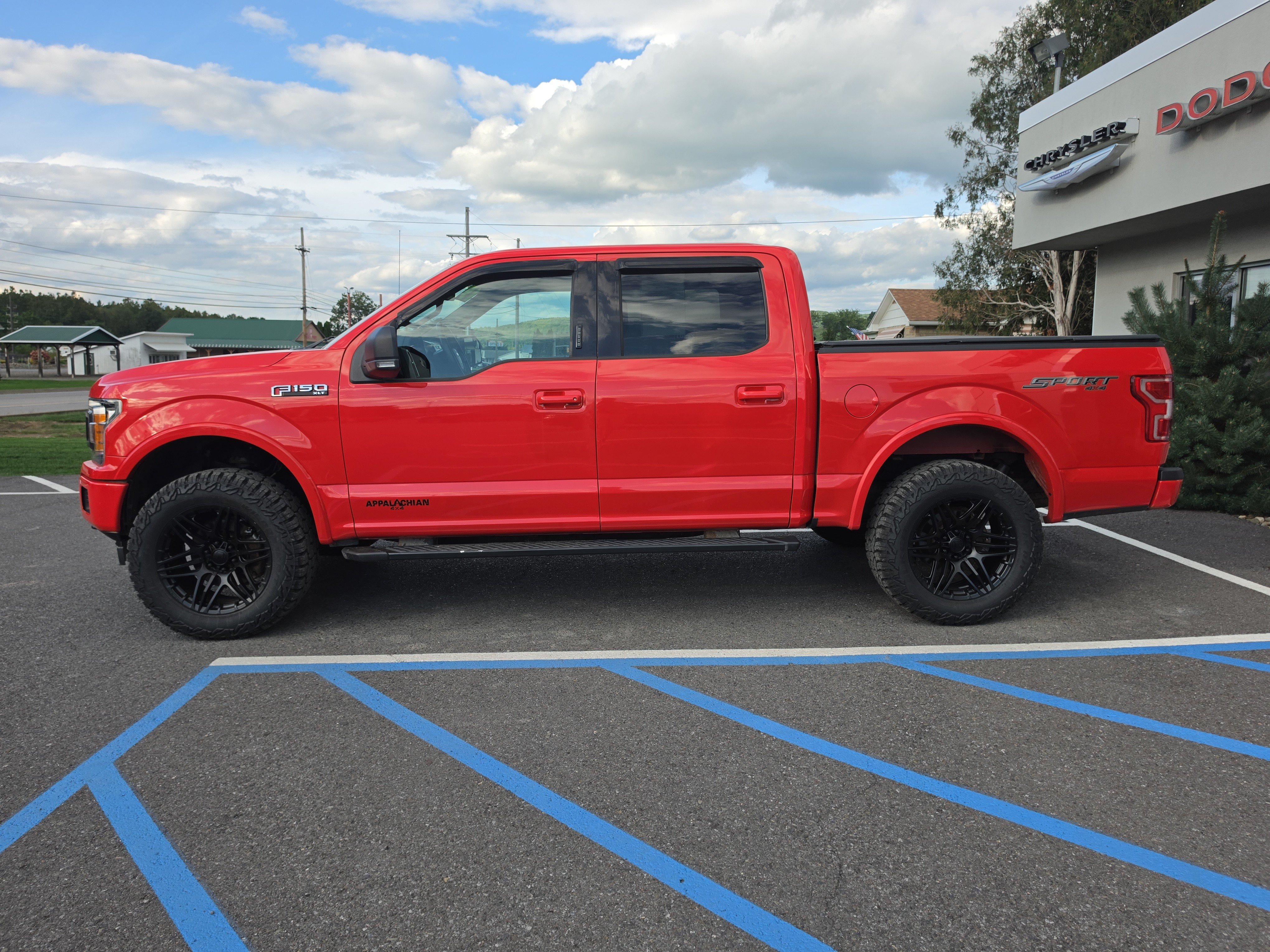 Used 2019 Ford F150 XLT w/ Equipment Group 302A Luxury AWD/4WD image 7