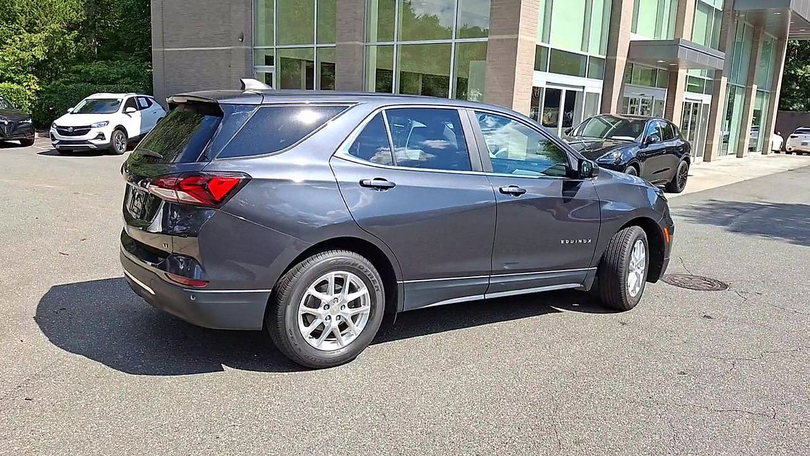 Used 2022 Chevrolet Equinox LT image 8