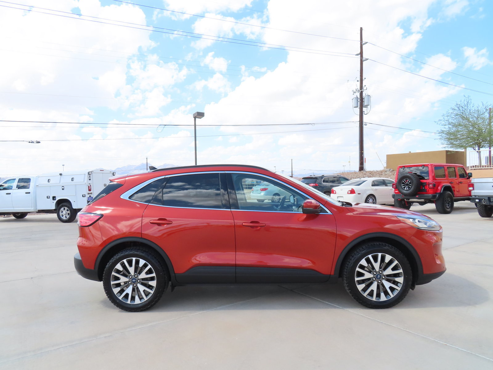 Used 2020 Ford Escape Titanium AWD/4WD image 9