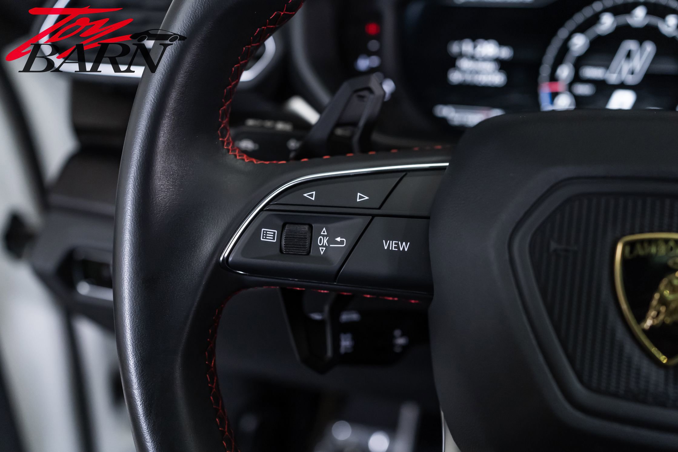 Used 2022 Lamborghini Urus AWD/4WD image 38