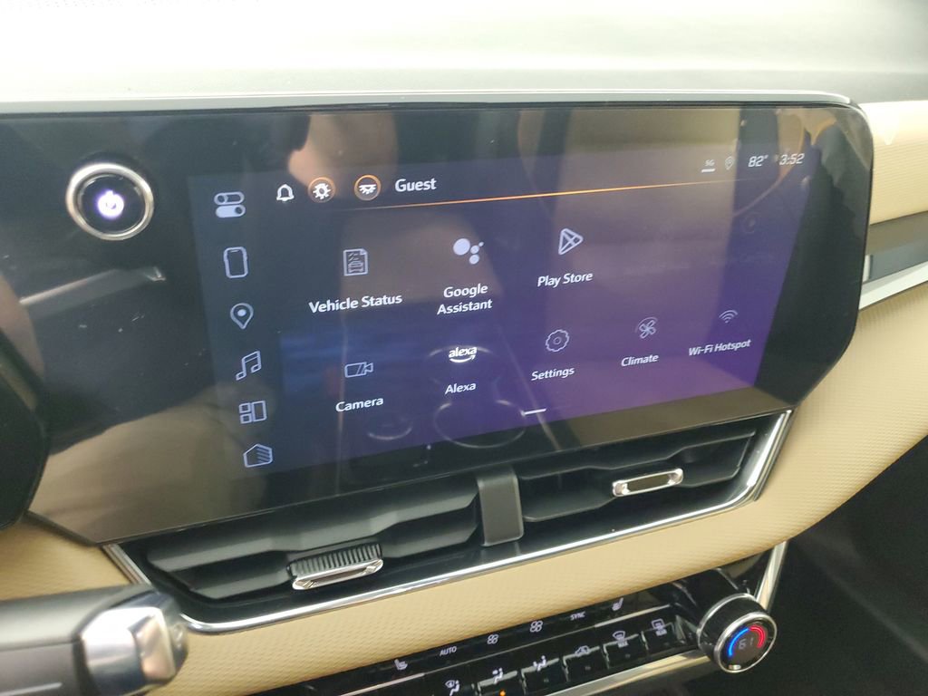 Used 2025 Chevrolet Equinox ACTIV w/ Safety and Technology Package image 21