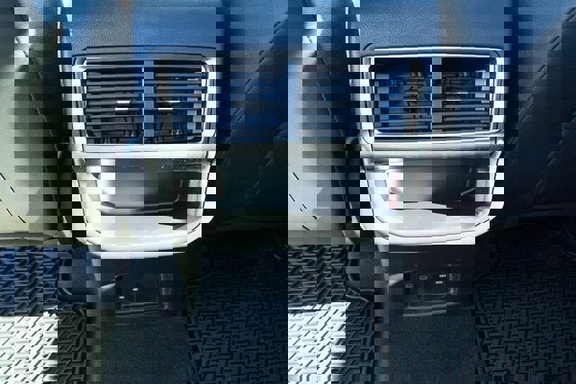 New 2026 Volkswagen Atlas Cross Sport SE image 33