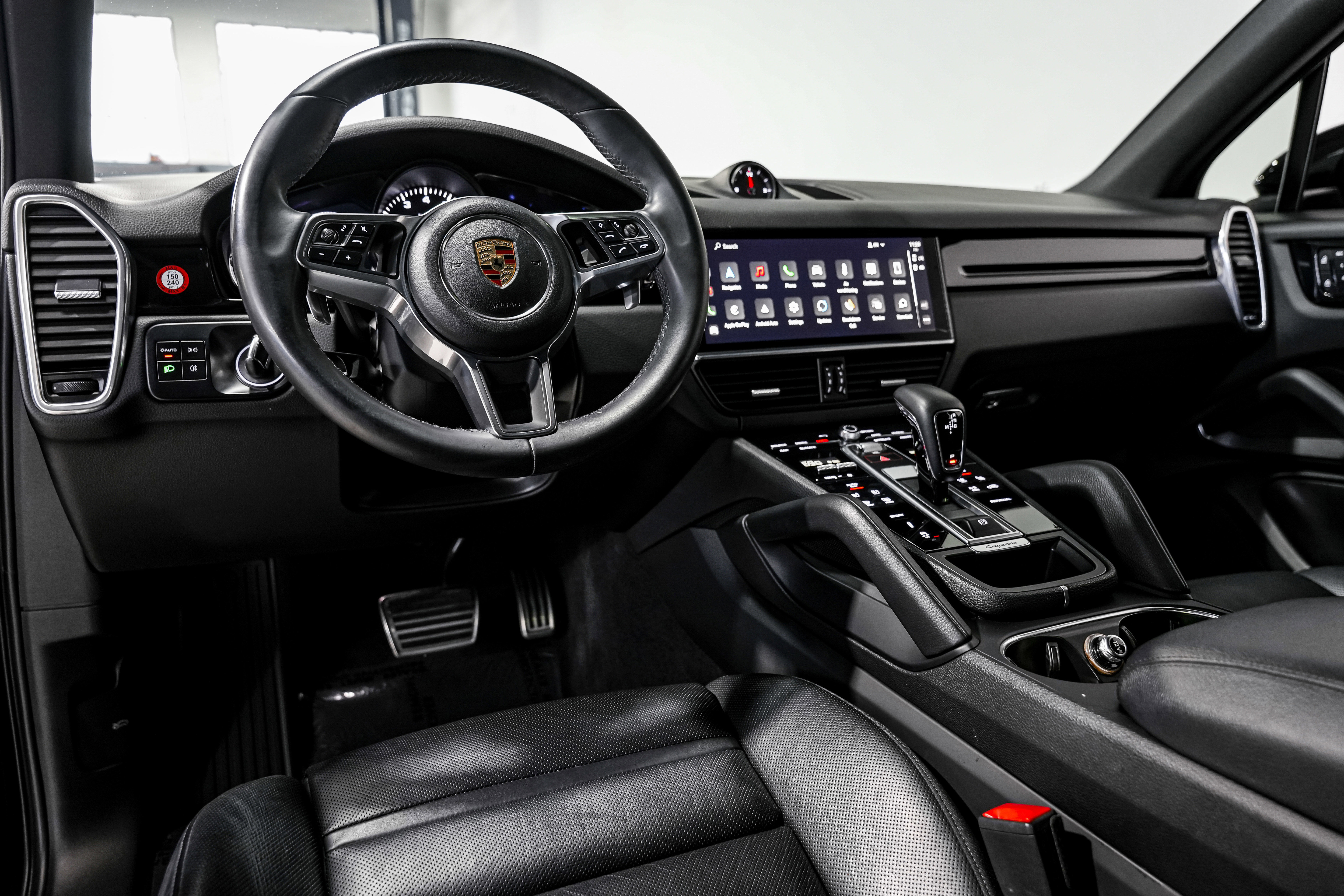 Used 2022 Porsche Cayenne S image 9