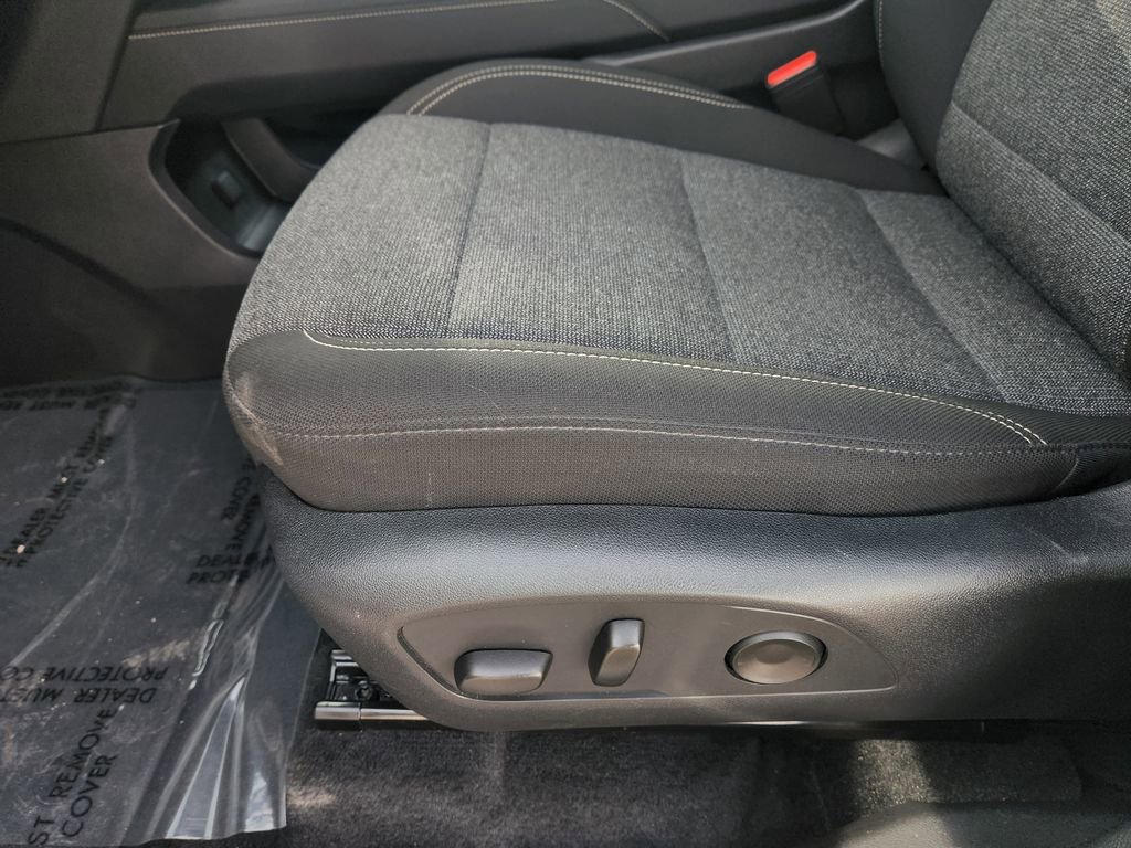 Used 2025 GMC Acadia Elevation image 25