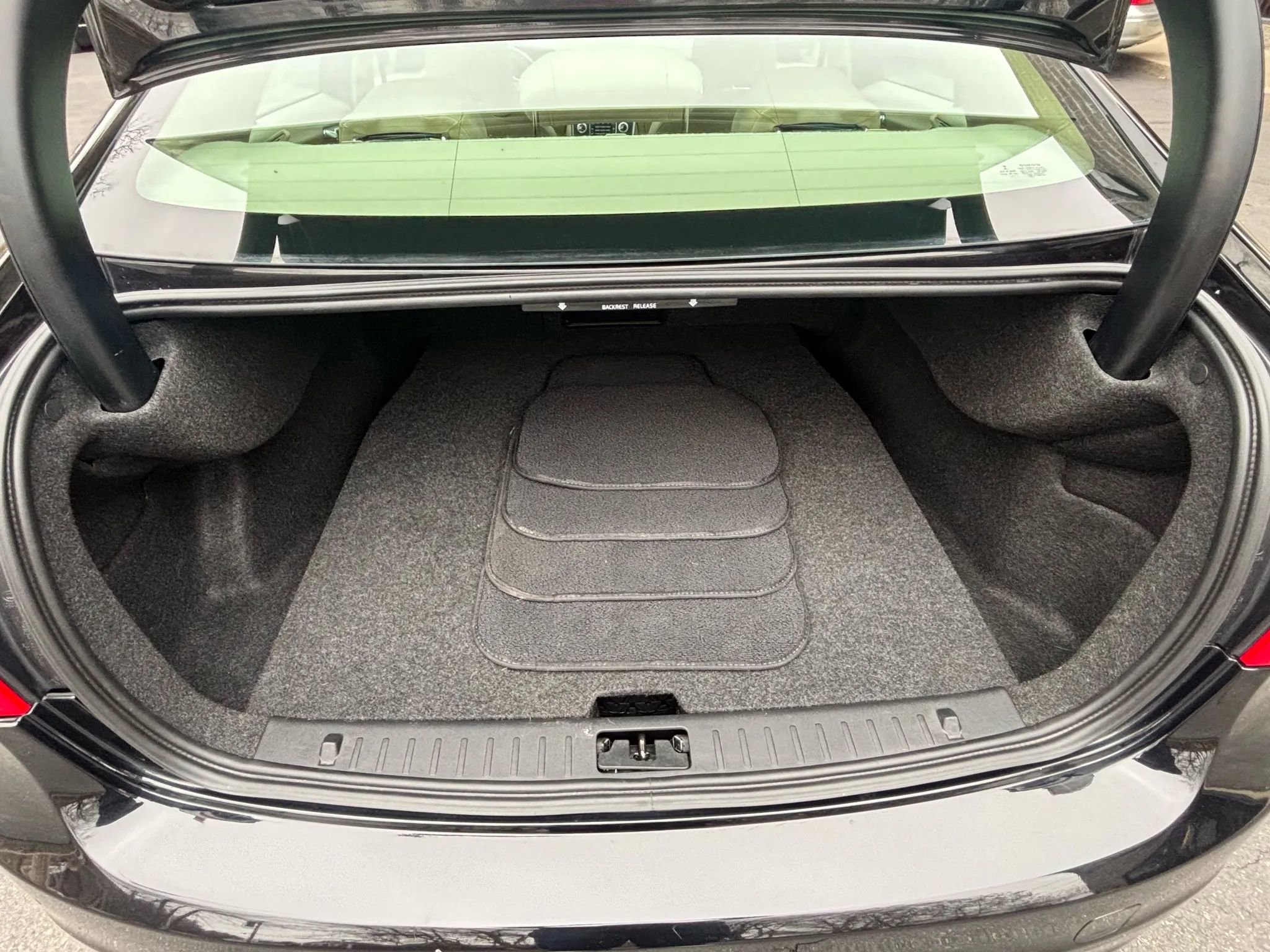 Used 2016 Volvo S60 T5 image 40