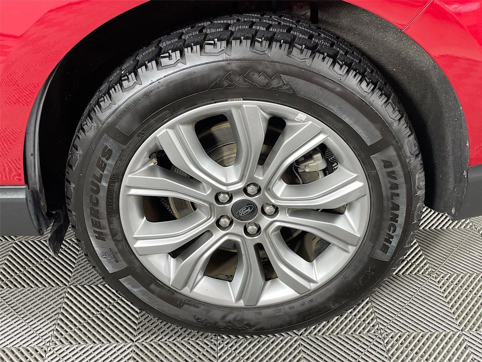 Used 2023 Ford Edge Titanium image 34