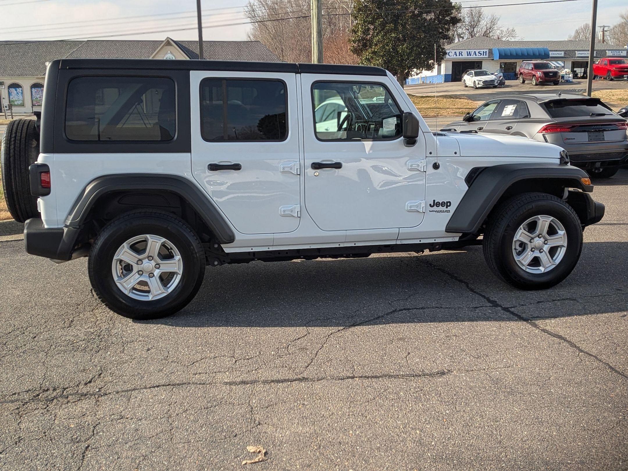 Used 2022 Jeep Wrangler Unlimited Sport image 2