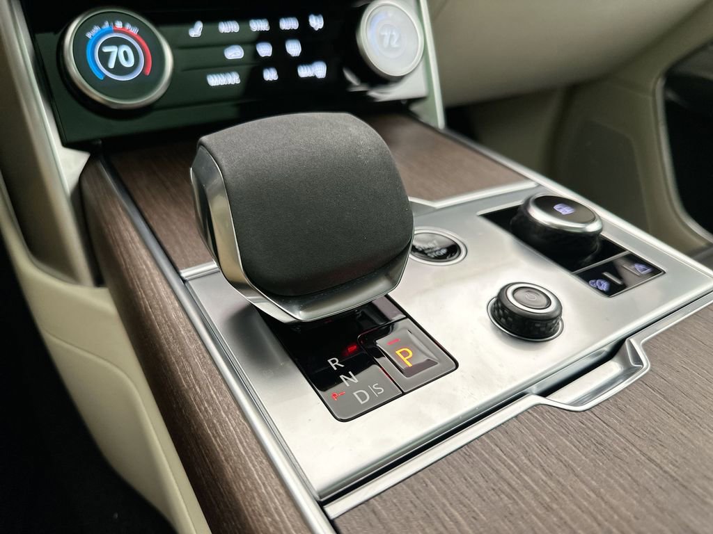 Used 2023 Land Rover Range Rover SE image 24