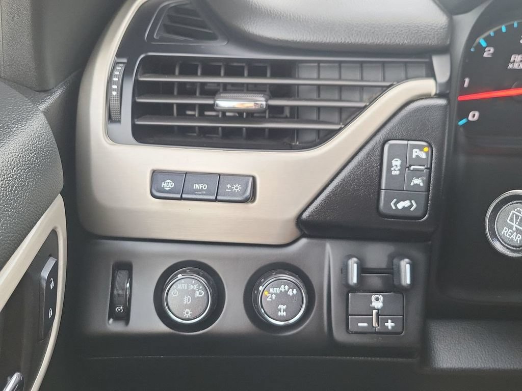 Used 2019 GMC Yukon Denali w/ Open Road Package AWD/4WD image 24