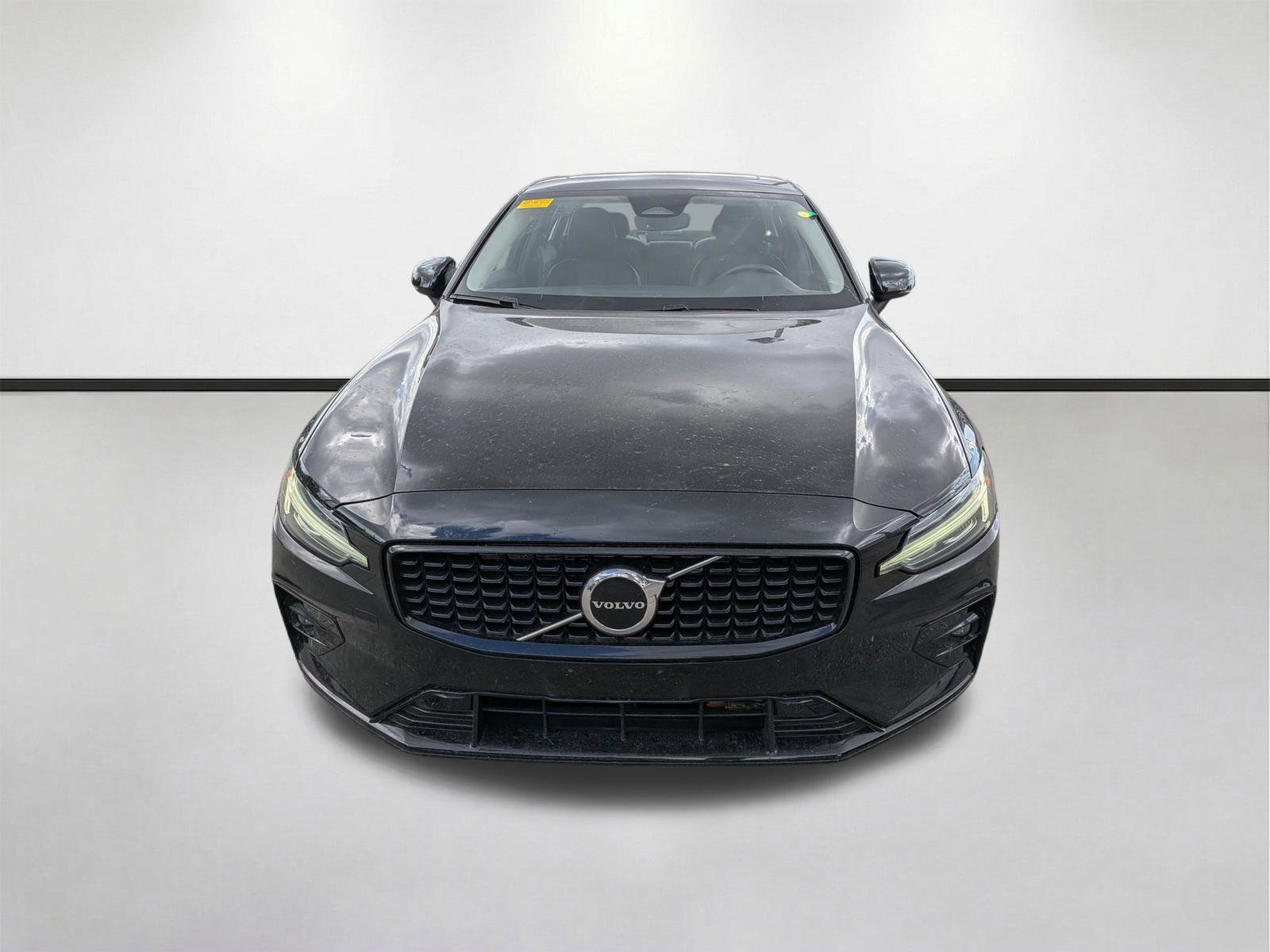 Used 2024 Volvo S60 B5 Core image 9