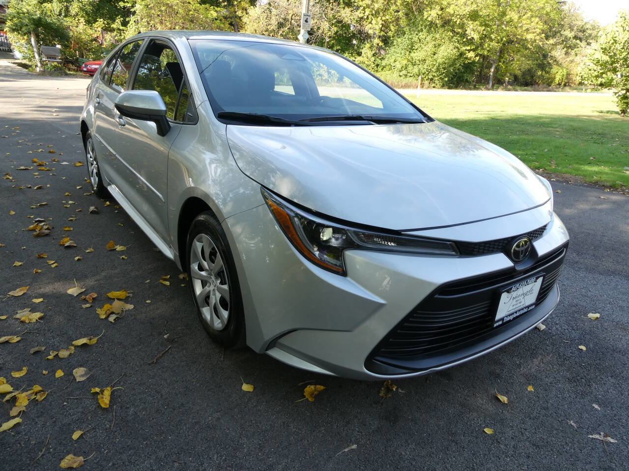 Used 2024 Toyota Corolla LE image 3