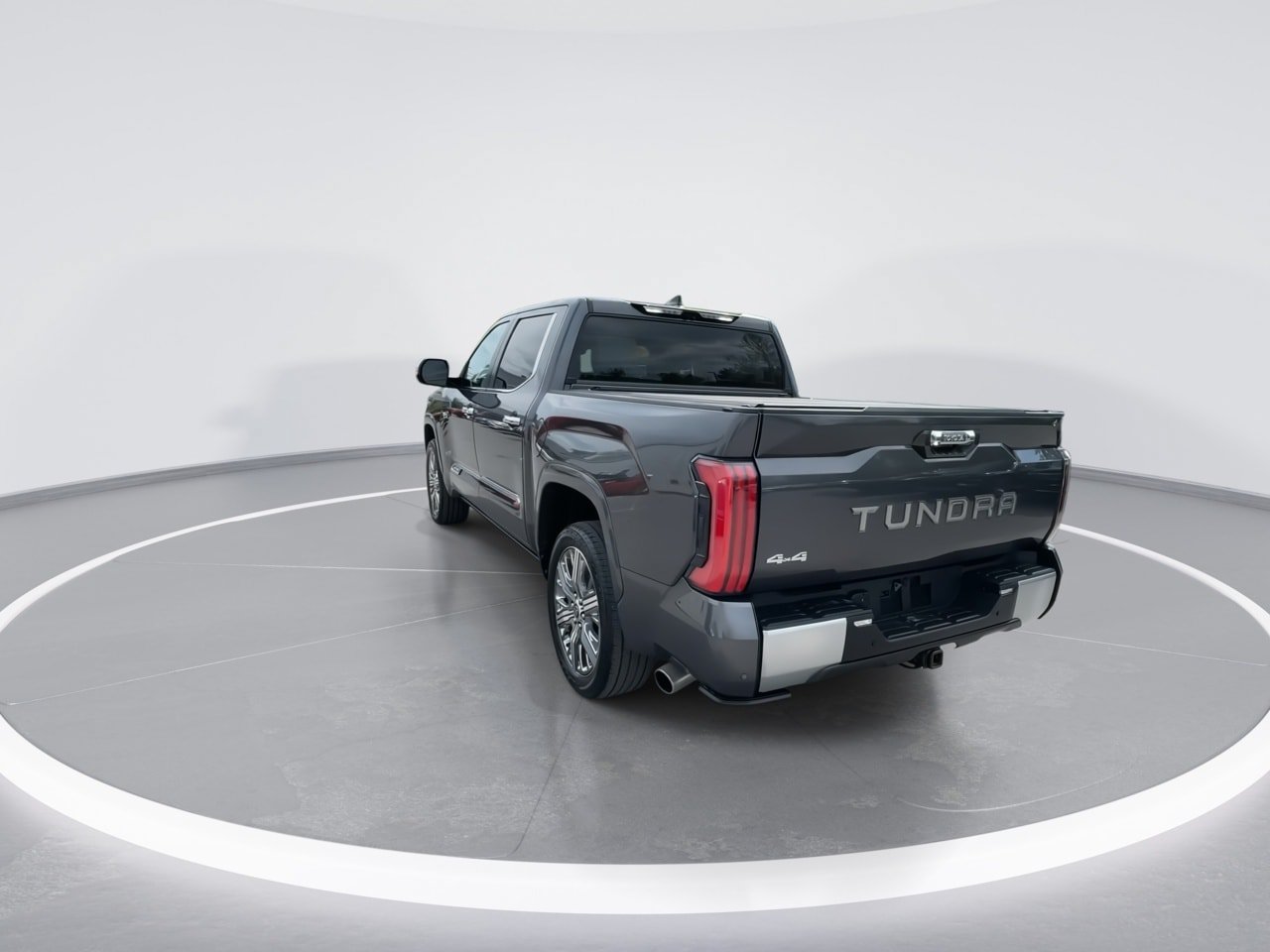 Used 2024 Toyota Tundra Capstone AWD/4WD image 15