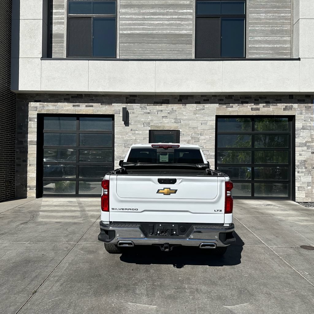 Used 2024 Chevrolet Silverado 1500 LTZ w/ LTZ Premium Package AWD/4WD image 4