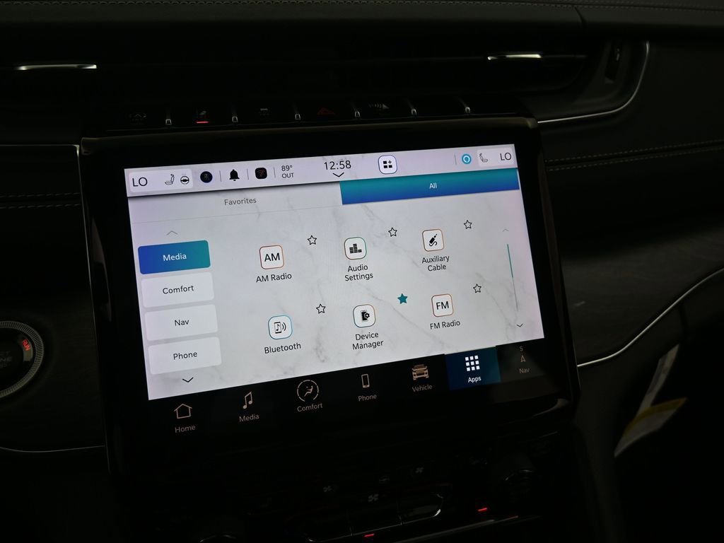 Used 2024 Jeep Grand Cherokee Overland w/ Luxury Tech Group IV image 19