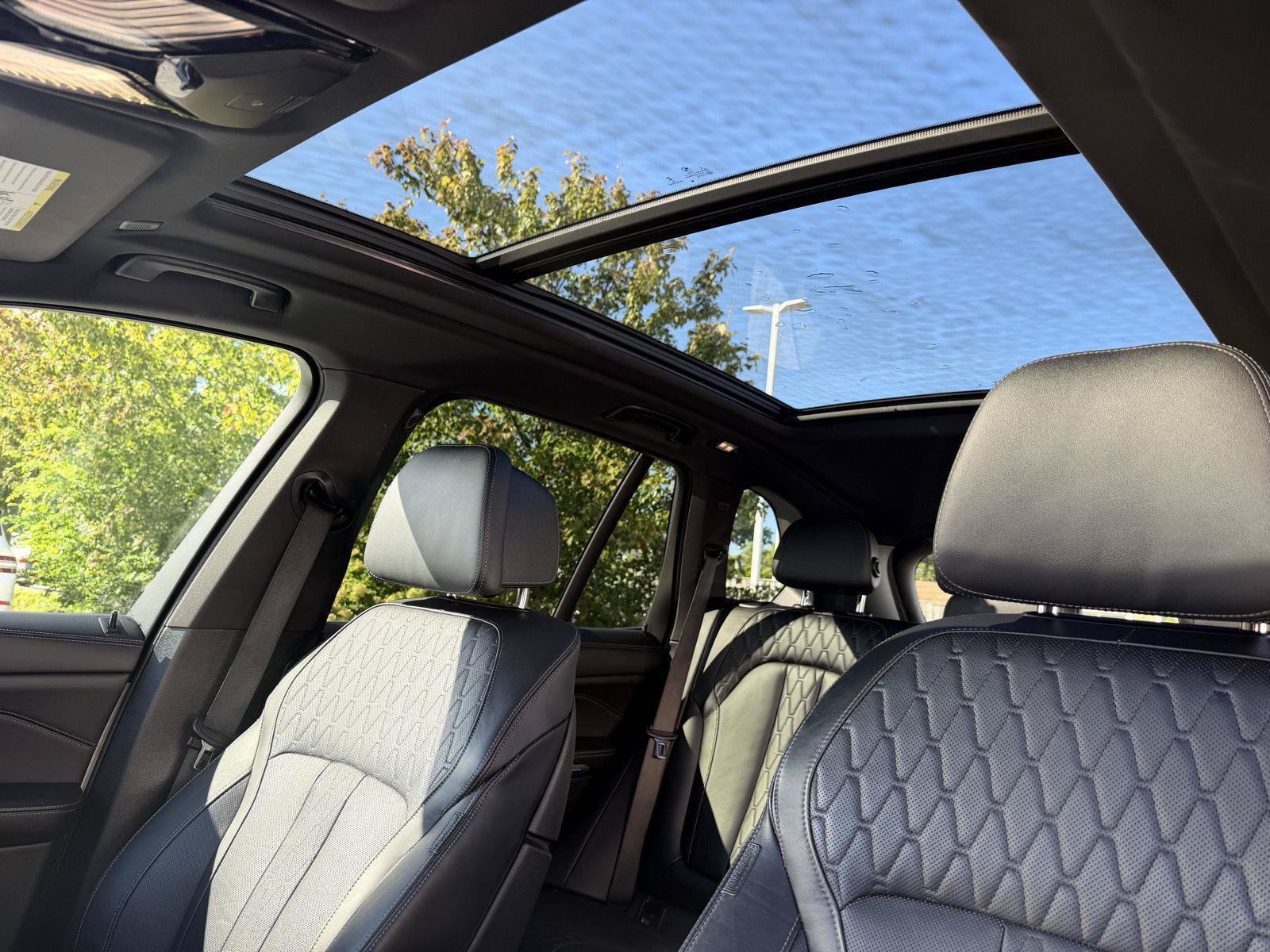 Used 2025 BMW X5 xDrive50e AWD/4WD image 34