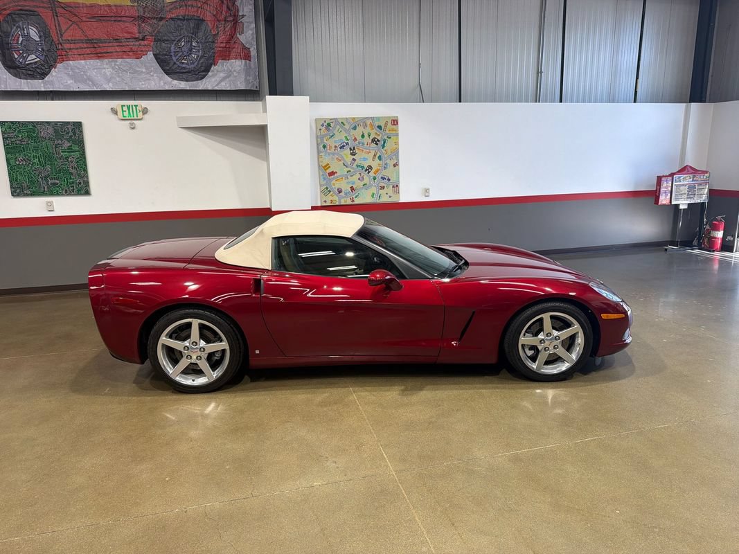 Used 2006 Chevrolet Corvette Convertible w/ Preferred Equipment Group RWD image 5