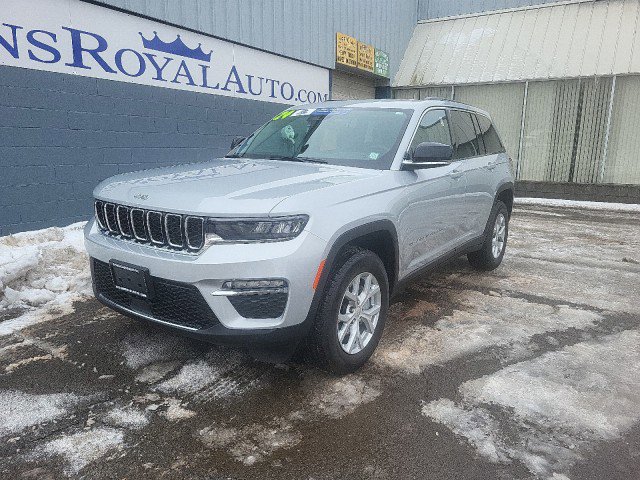 Used 2024 Jeep Grand Cherokee Limited image 2