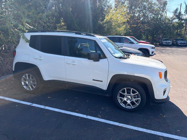 Used 2022 Jeep Renegade Sport w/ Sport Appearance Group FWD image 3