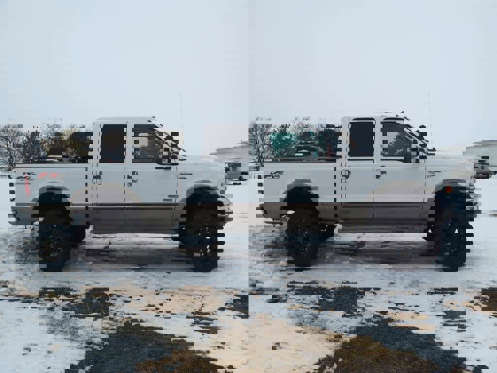 Used 2004 Ford F250 King Ranch image 2