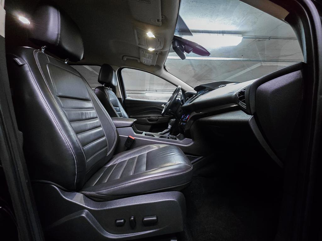 Used 2017 Ford Escape Titanium image 32