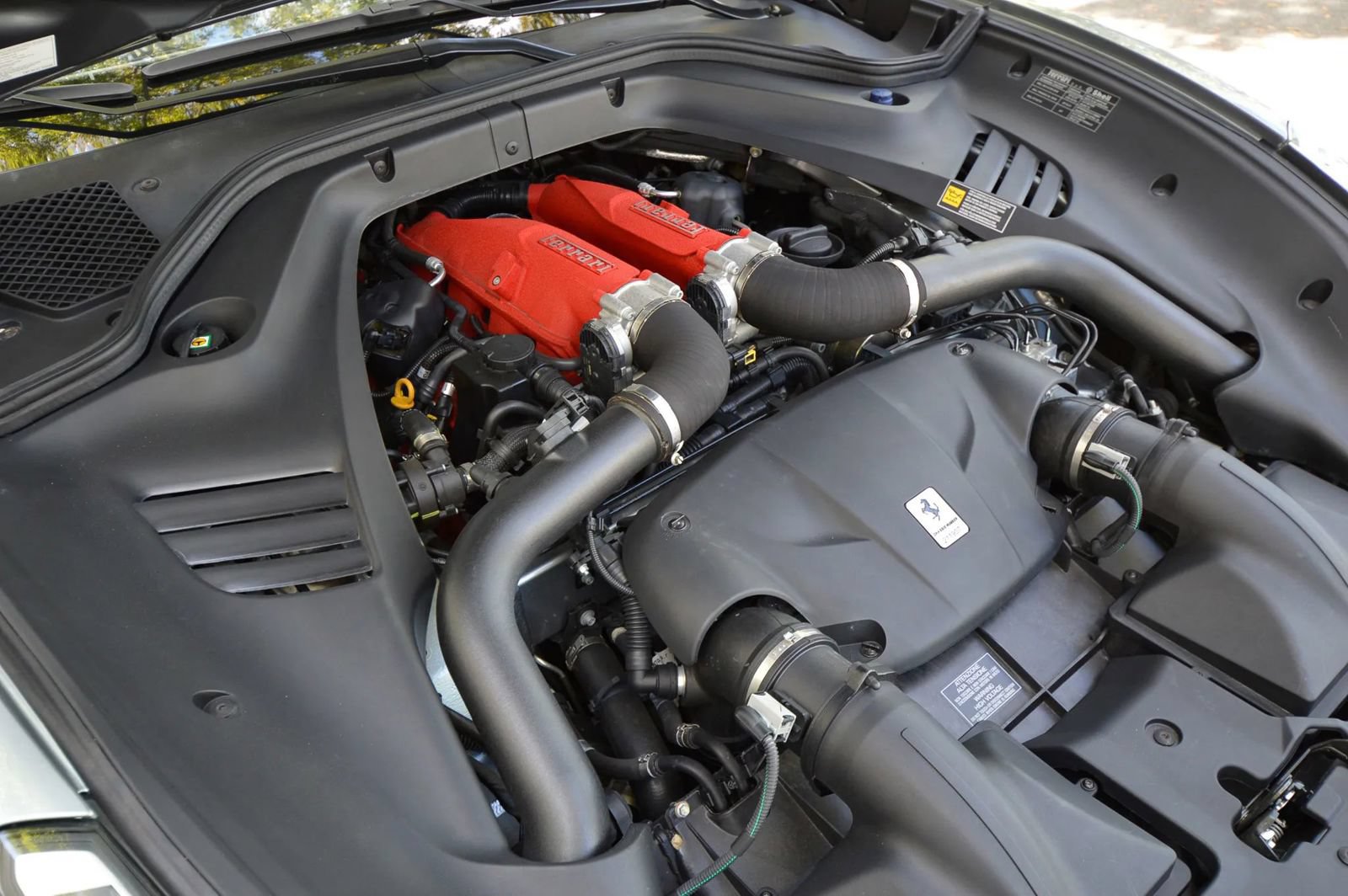 Used 2015 Ferrari California T RWD image 69