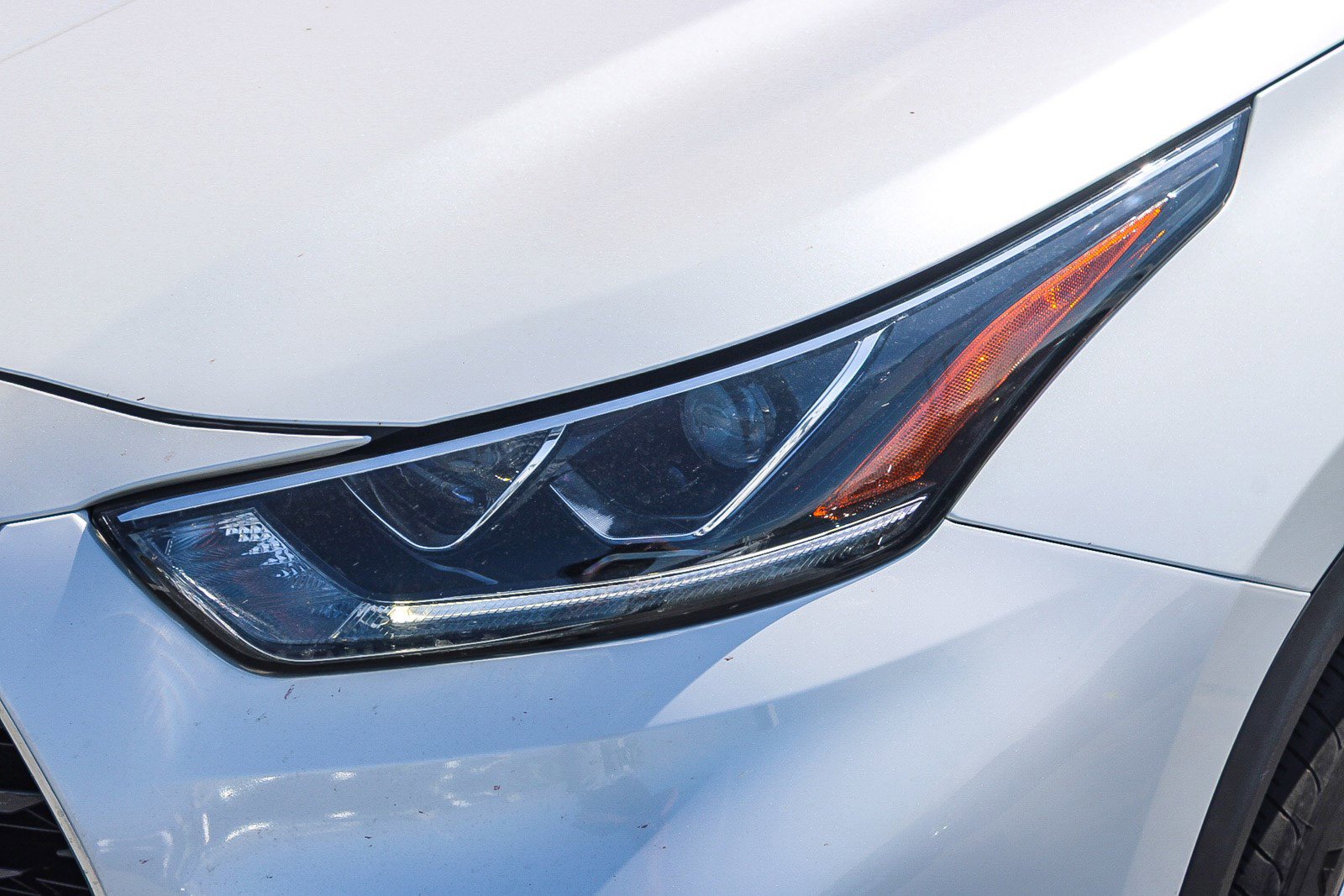 Used 2023 Toyota Highlander Limited FWD image 6