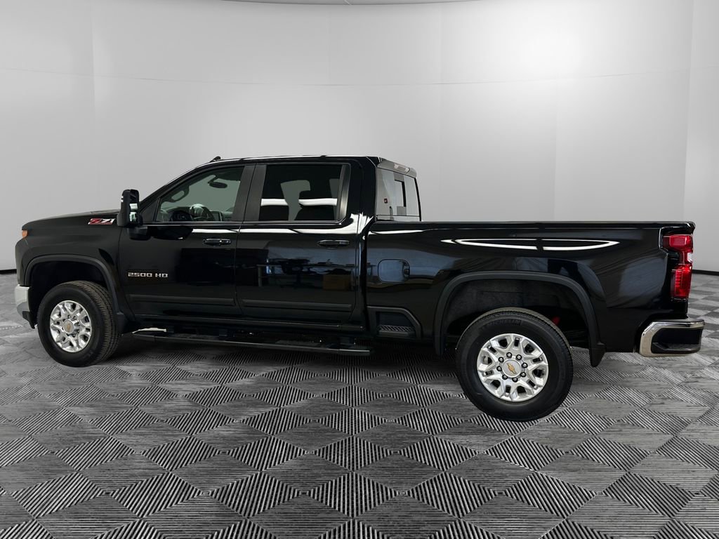 Used 2021 Chevrolet Silverado 2500 LT w/ Convenience Package AWD/4WD image 2