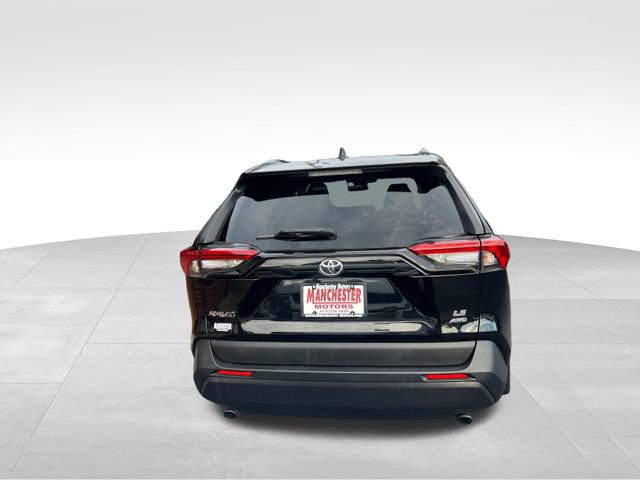 Used 2021 Toyota RAV4 LE image 6