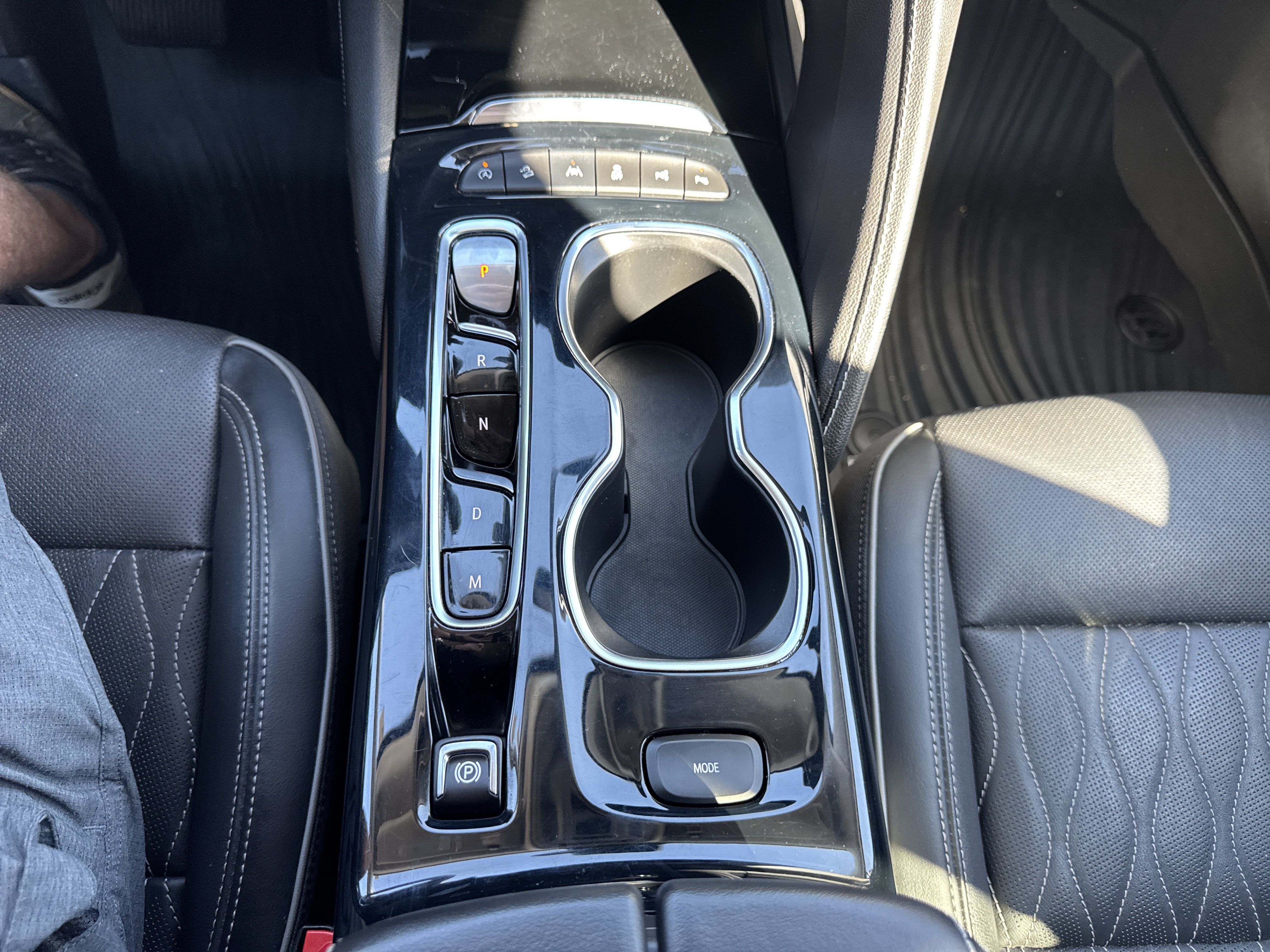 Used 2021 Buick Envision Avenir w/ Technology Package II AWD/4WD image 21