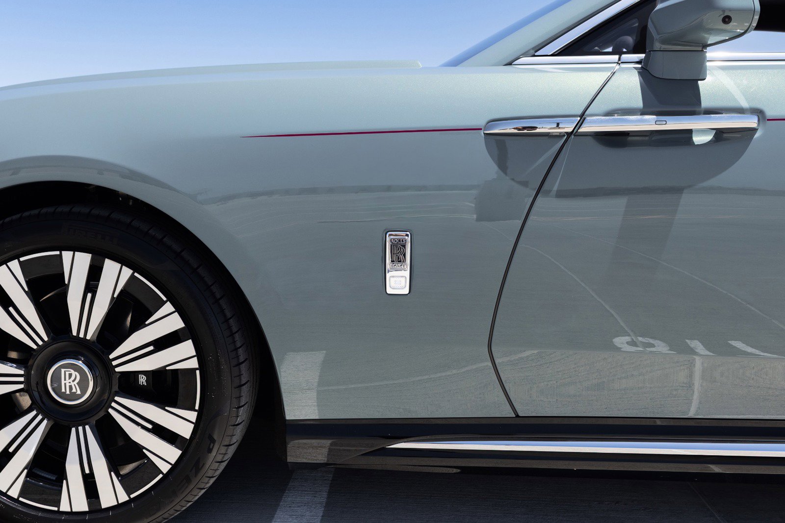 Used 2024 Rolls-Royce Spectre w/ Spectre Launch Package AWD/4WD image 16