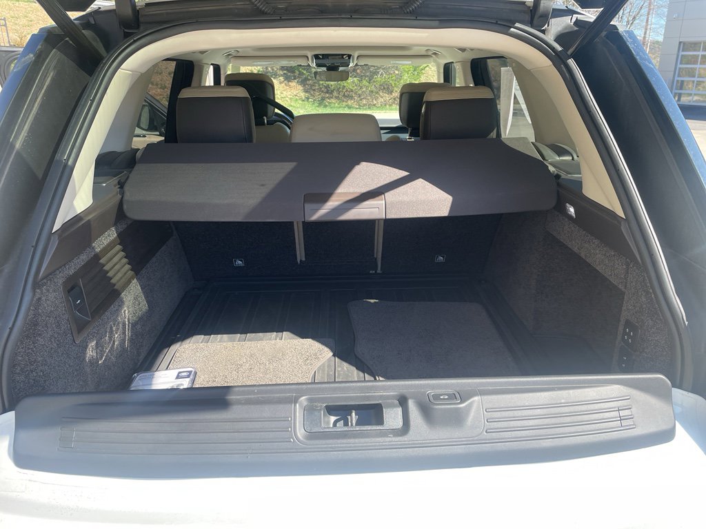 Used 2018 Land Rover Range Rover HSE image 32