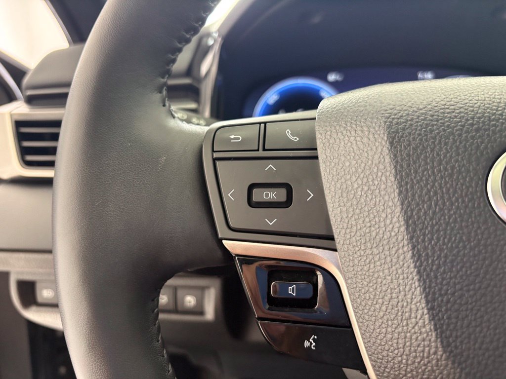 Used 2025 Toyota Camry XSE w/ Premium Plus Package FWD image 3
