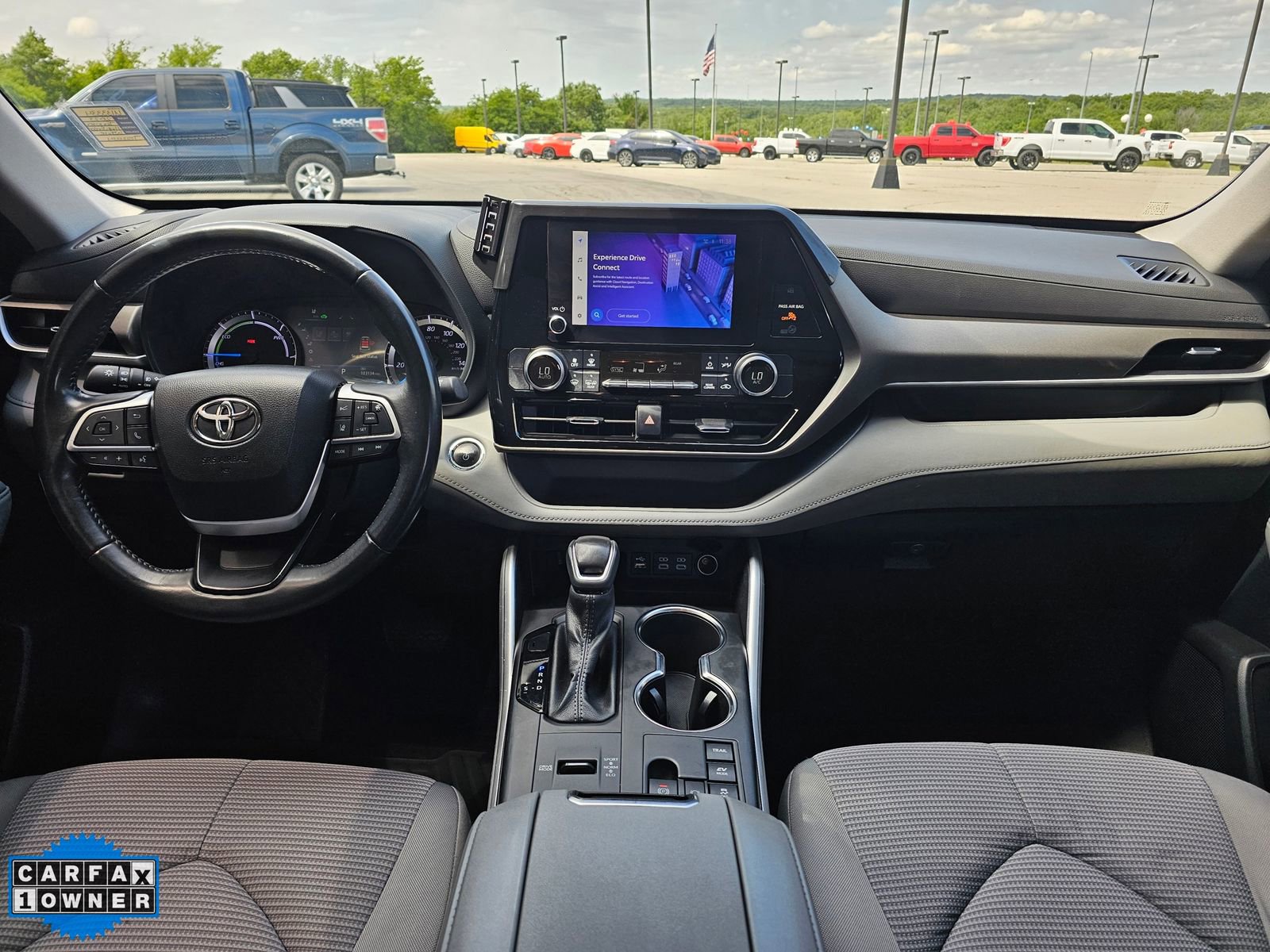Used 2023 Toyota Highlander LE AWD/4WD image 23
