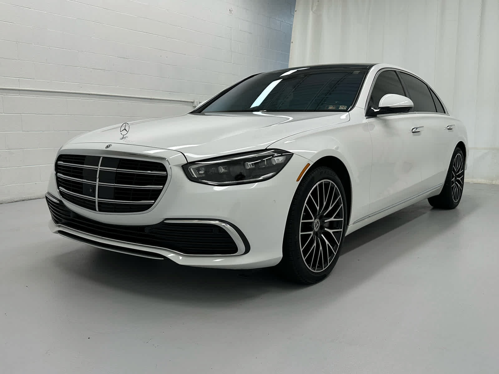 Used 2024 Mercedes-Benz S 580 4MATIC Sedan image 4