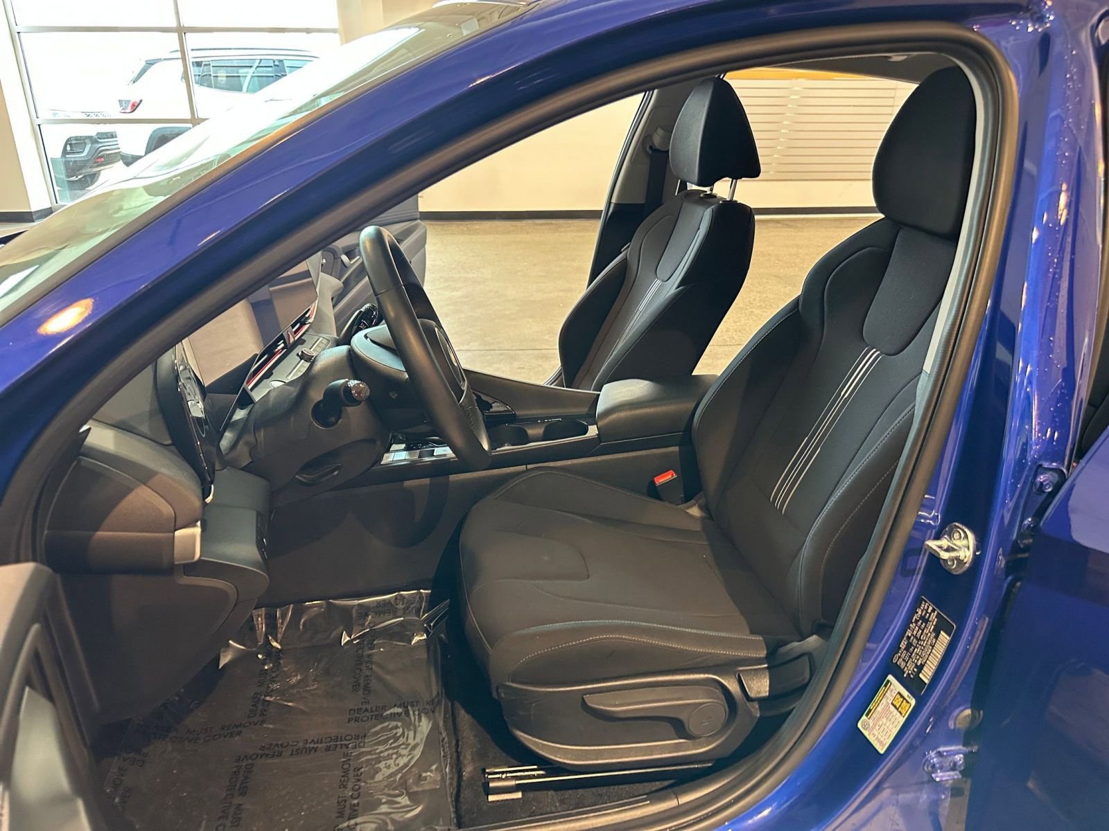 Used 2025 Hyundai Elantra SEL image 25