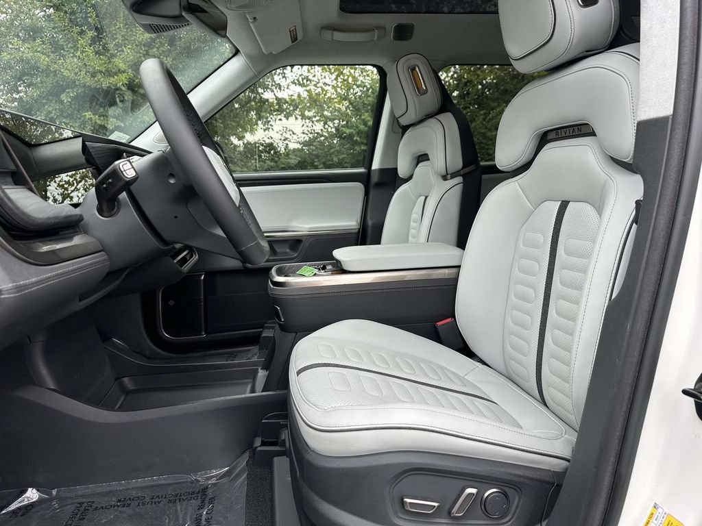 Used 2023 Rivian R1S Adventure AWD/4WD image 6