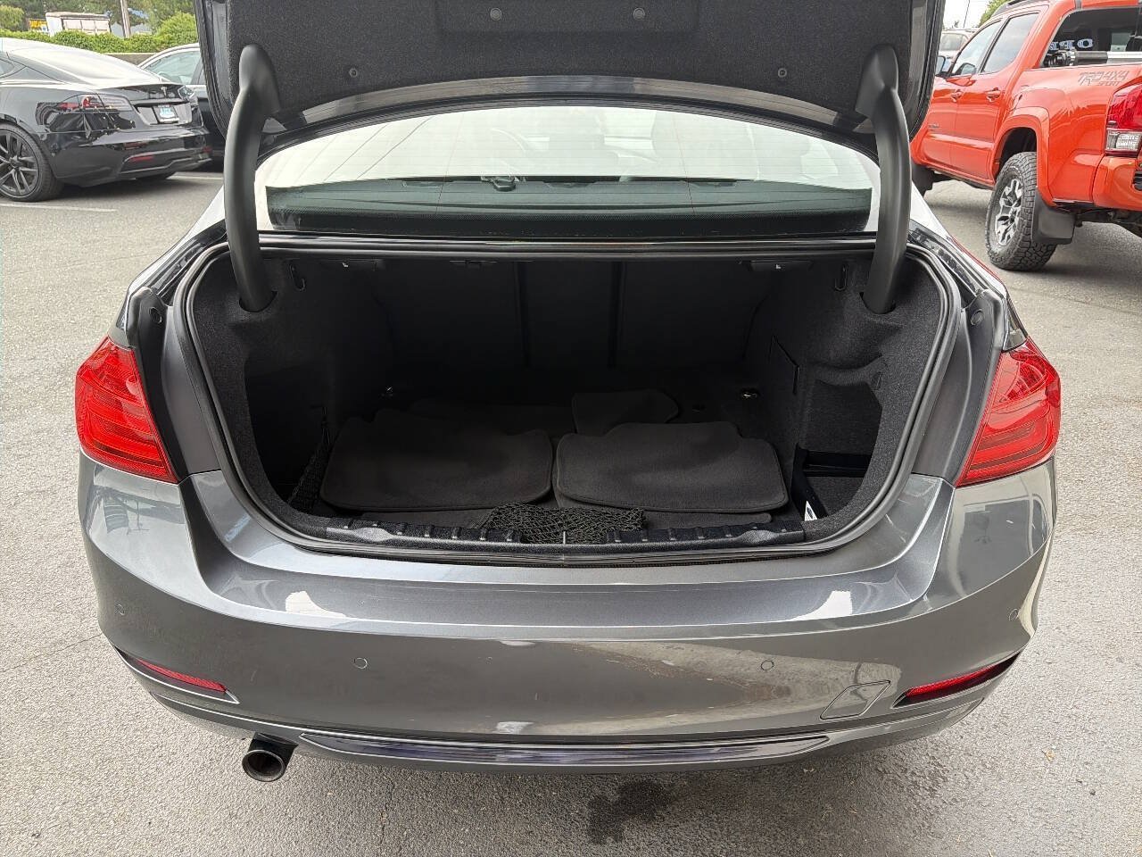 Used 2015 BMW 328d xDrive Sedan AWD/4WD image 4