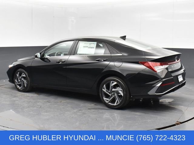 Used 2025 Hyundai Elantra SEL FWD image 12
