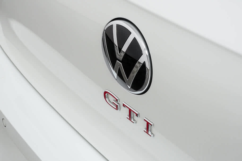 Used 2023 Volkswagen GTI SE image 38