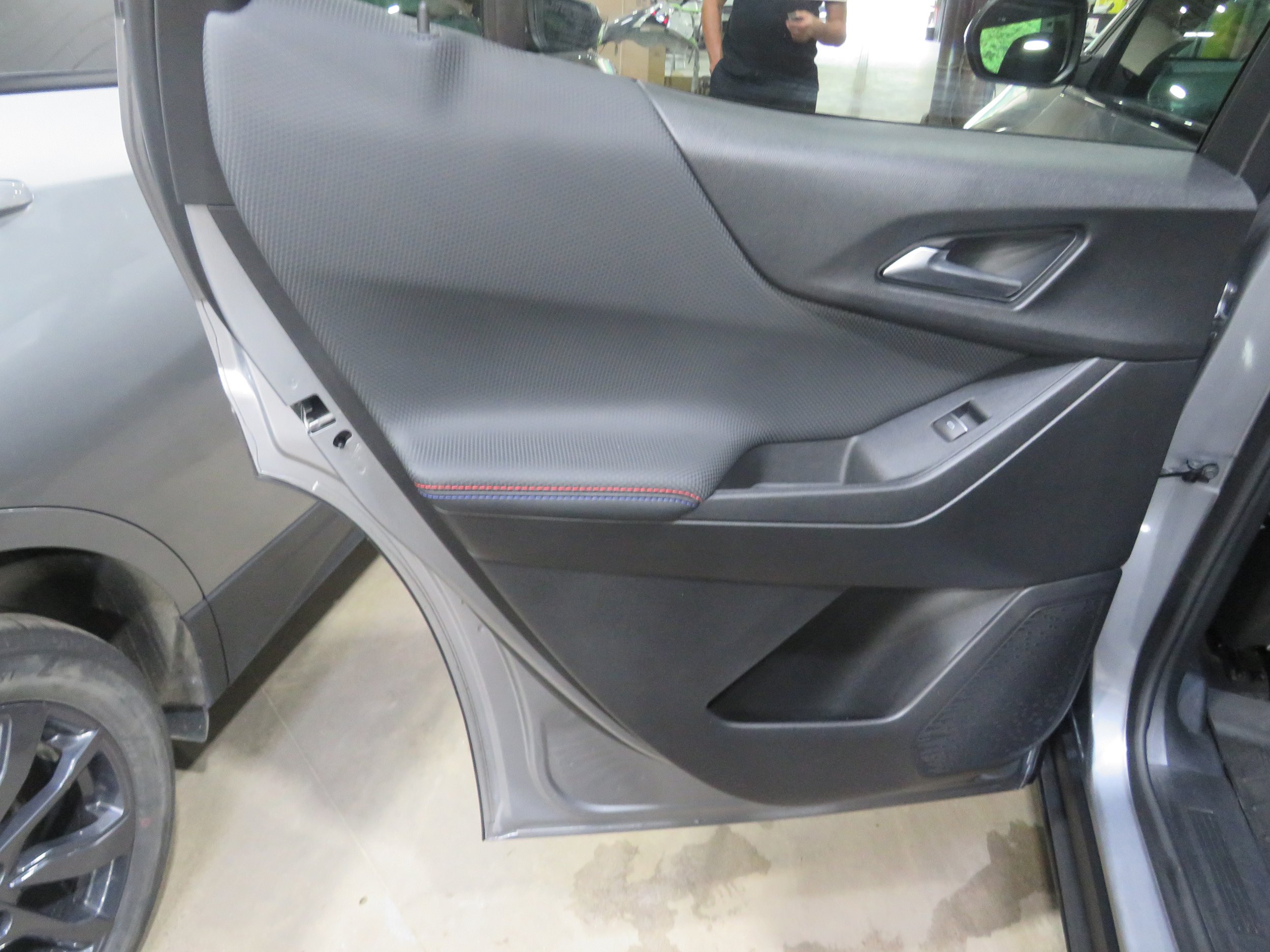 Used 2025 Chevrolet Equinox RS AWD/4WD image 11