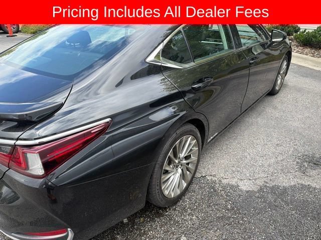 Used 2019 Lexus ES 300h w/ Accessory Package 2 FWD image 18