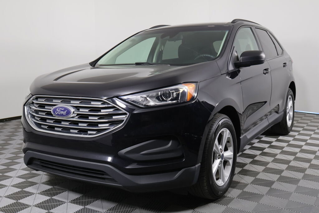 Used 2020 Ford Edge SE image 5
