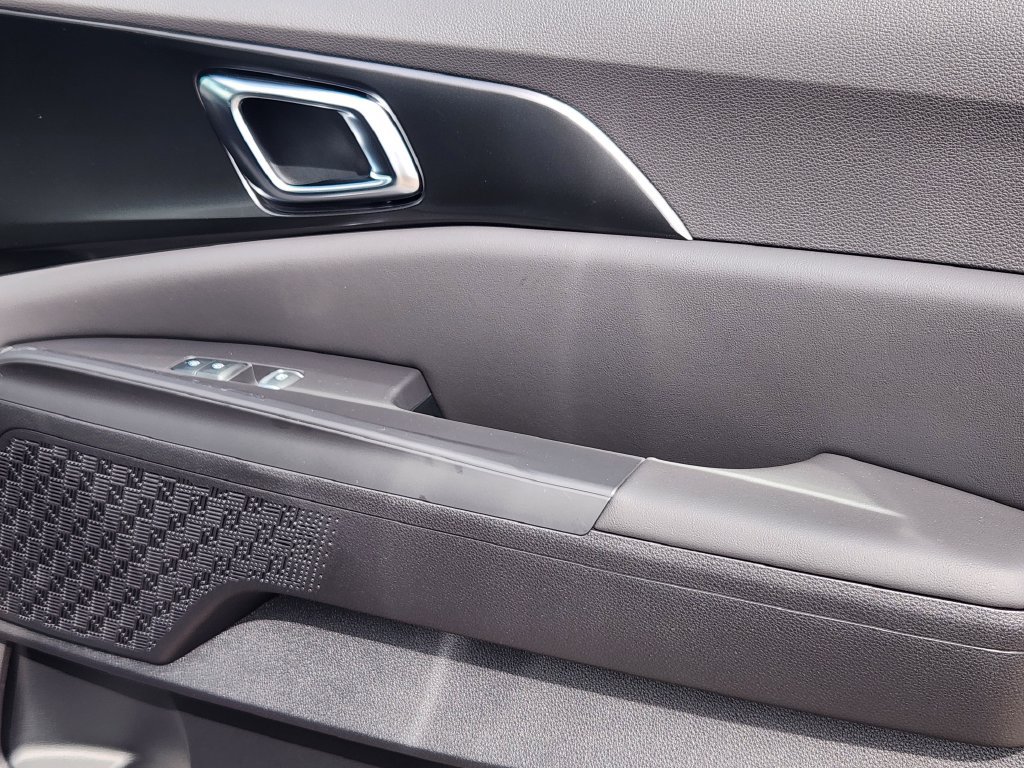 New 2027 Kia Carnival EX FWD image 15