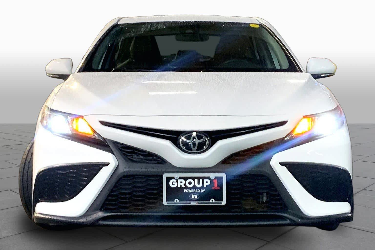 Used 2023 Toyota Camry SE AWD/4WD image 4