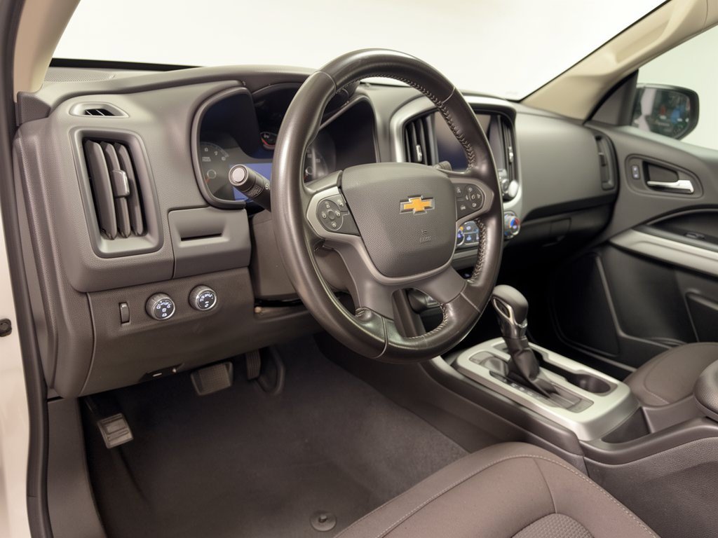 Used 2022 Chevrolet Colorado LT w/ Safety Package AWD/4WD image 4