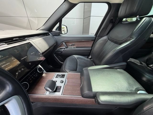 Used 2023 Land Rover Range Rover Autobiography AWD/4WD image 23