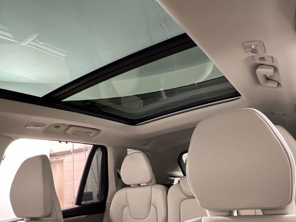 New 2026 Volvo XC90 B6 Ultra w/ Protection Package image 14