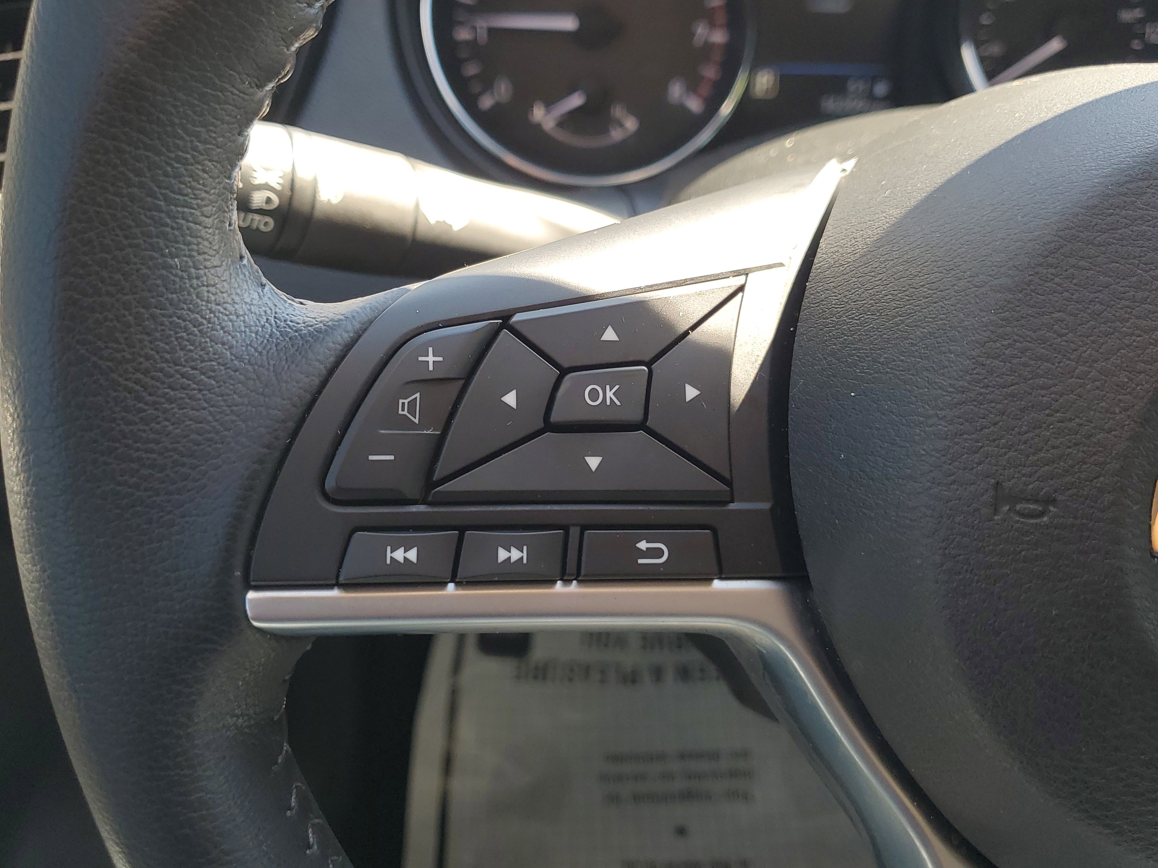 Certified 2022 Nissan Rogue Sport SV image 24