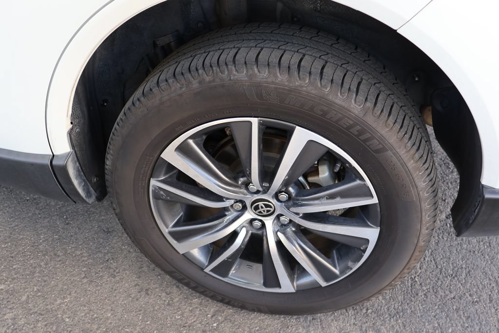 Used 2023 Toyota Venza LE AWD/4WD image 60